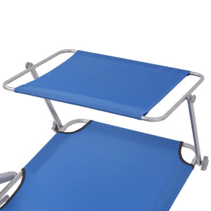 Blaue Sonnenliege mit Sonnenschutz
