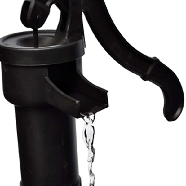Kaskadenbrunnen mit Handwasserpumpe