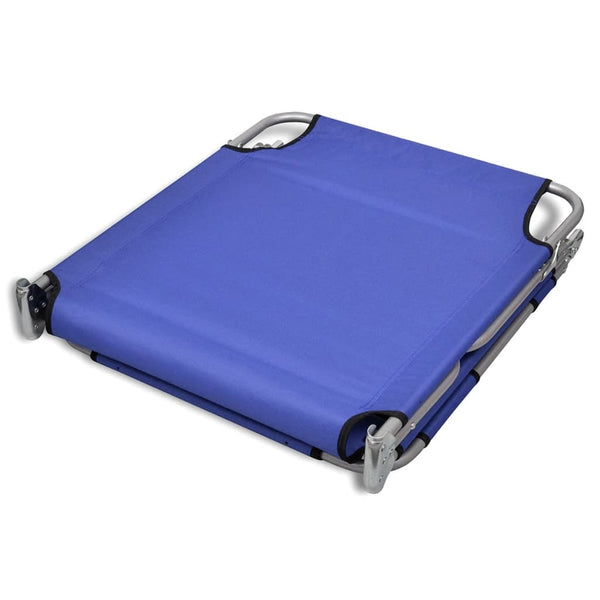 Blaue Klappliege mit Kopfkissen