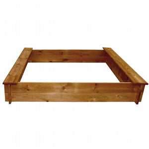 Quadratischer Holzsandkasten mit Sitzen