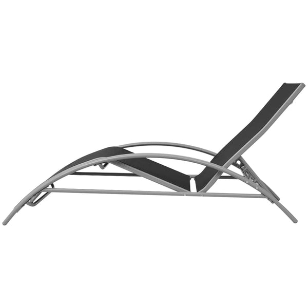 Schwarze Sonnenliegen mit Tisch