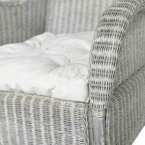 Grauer Rattan Sessel mit Leinenkissen