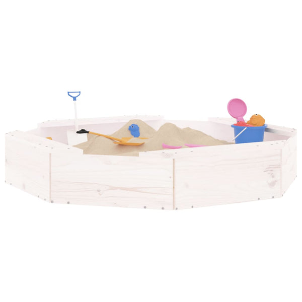 Weißer Sandkasten mit Sitzen aus Kiefernholz