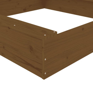 Quadratischer Sandkasten mit Sitzen aus Kiefernholz