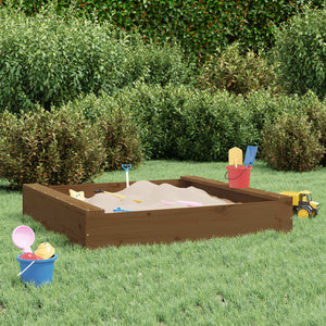 Quadratischer Sandkasten mit Sitzen aus Kiefernholz
