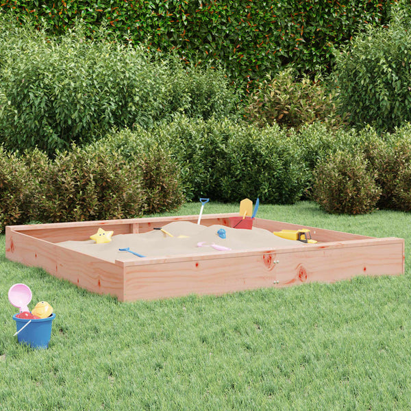 Quadratischer Sandkasten mit Sitzen
