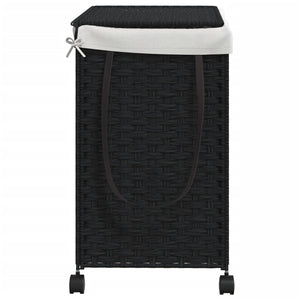 Schwarzer Rattan-Wäschekorb mit Rollen