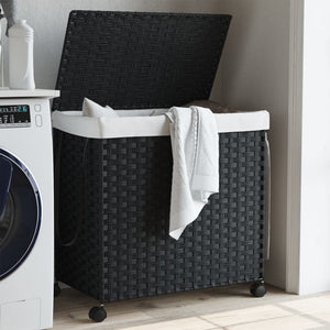 Schwarzer Rattan-Wäschekorb mit Rollen