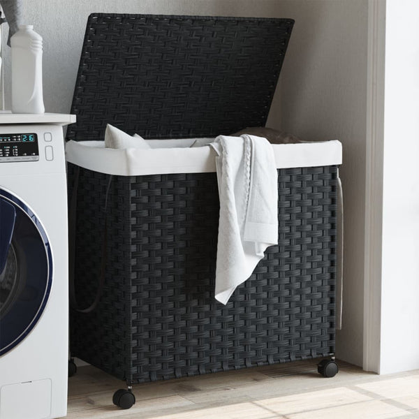 Schwarzer Rattan-Wäschekorb mit Rollen