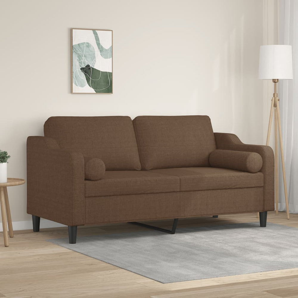 Braunes 2-Sitzer Sofa mit Zierkissen