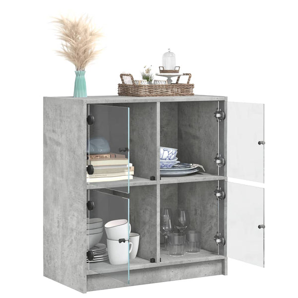 Betongrauer Beistellschrank mit Glastüren