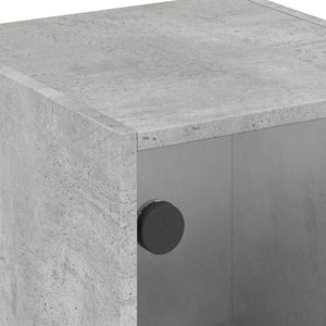 Betongrauer Beistellschrank mit Glastüren