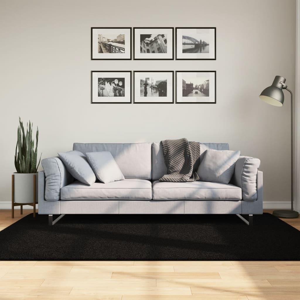 Schwarzer Kurzflor Teppich HUARTE 140x200 cm