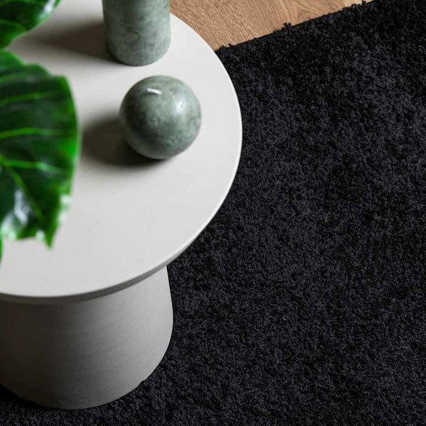 Schwarzer Shaggy Teppich 140x200 cm