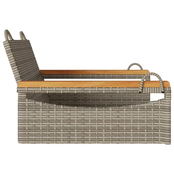 Grauer Hängesessel aus Polyrattan