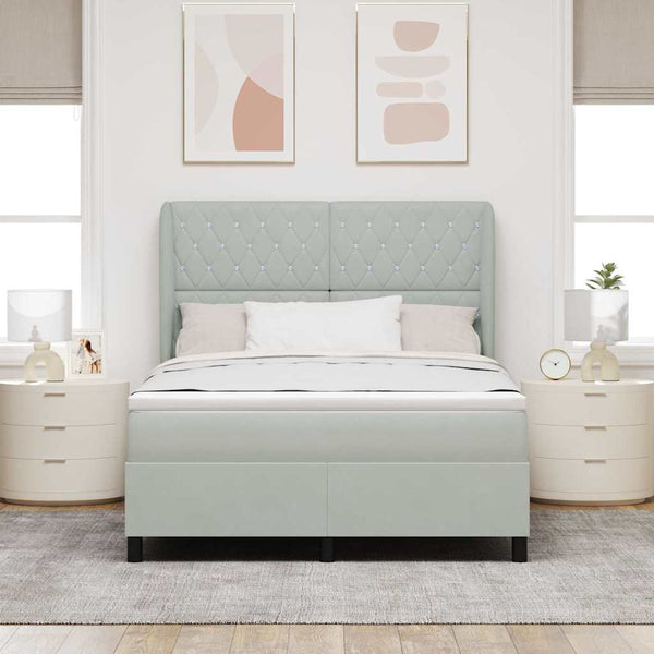 Boxspringbett mit Matratze Hellgrau 140x200 cm Samt