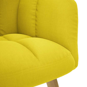 Gelber Relaxsessel mit Hocker