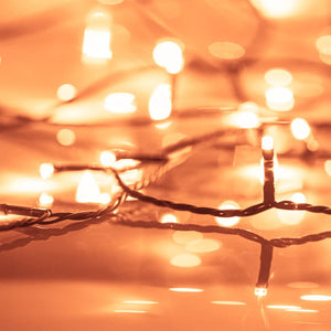 Künstlicher Weihnachtsbaum mit Schnee & 300 LEDs - 210cm