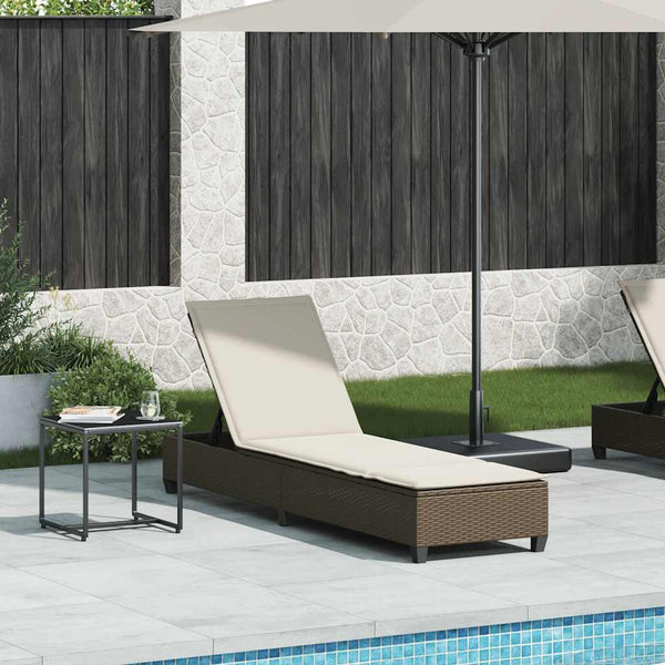 Sonnenliege Braun mit Auflagen Poly Rattan