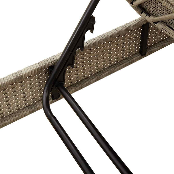 Hellgraue Poly Rattan Sonnenliege mit Auflagen