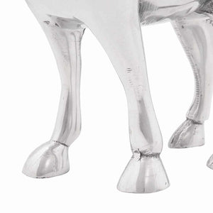 Silberne Stierskulptur aus Aluminium, 23 cm