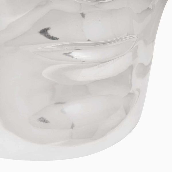 Silberner Aluminium Hocker