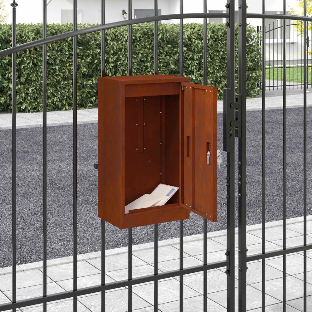 Rostiger Briefkasten mit Speicher
