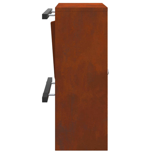 Rostiger Briefkasten mit Speicher