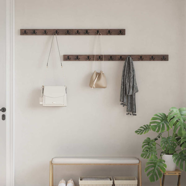 Kleiderbügel aus recyceltem Holz