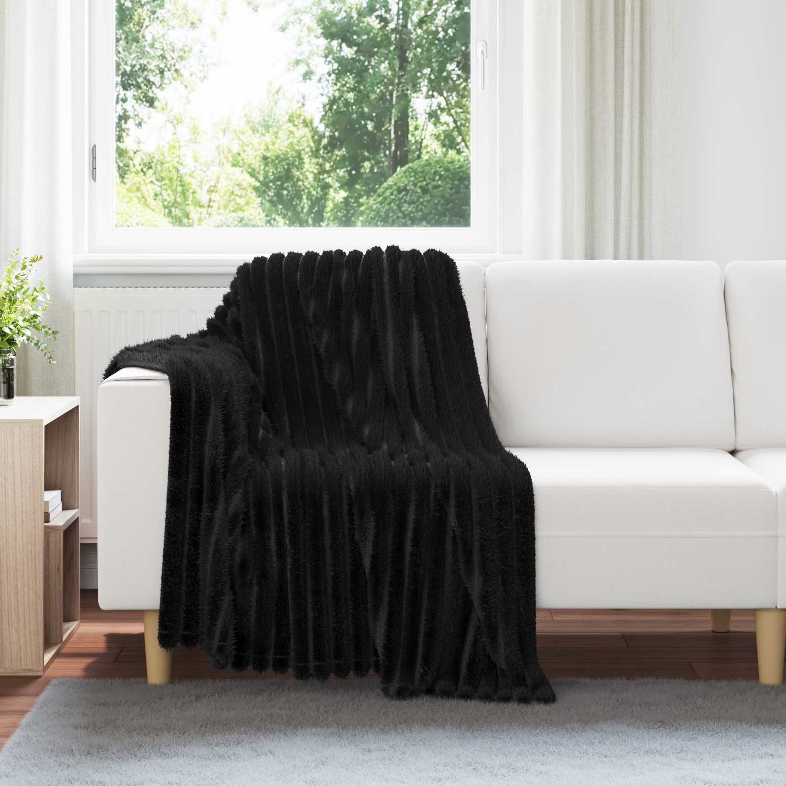 Schwarze Fleece Überwurfdecke 150x130cm