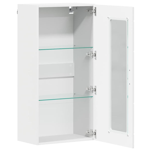Weißer Holzschrank mit Stauraum