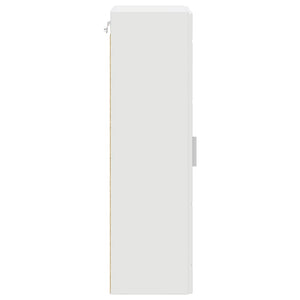 Weißer Holzschrank mit Stauraum
