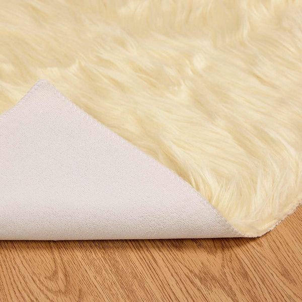 Creme Kunstfell Teppich 60x110 cm