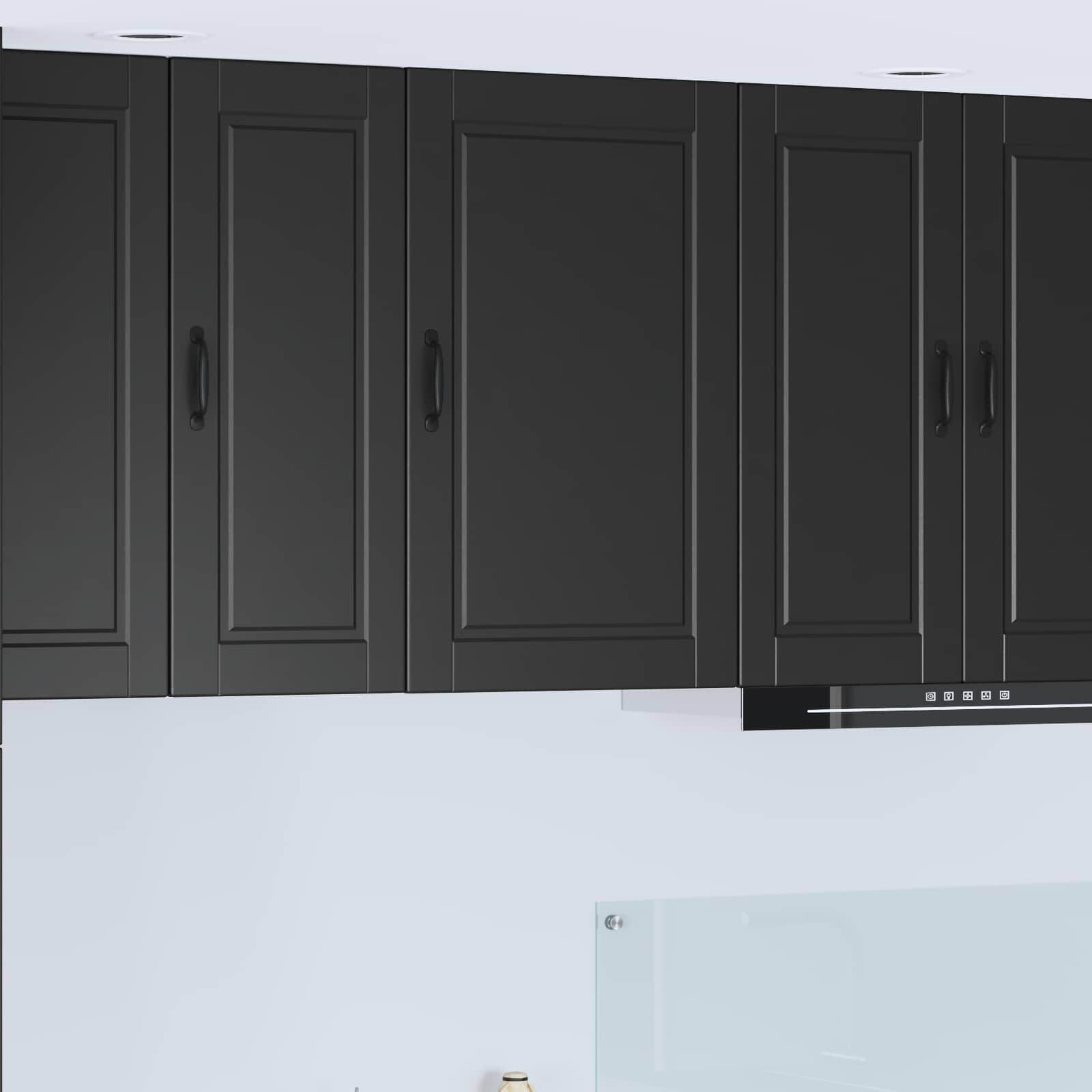 Schwarzer Küchenschrank mit Regal
