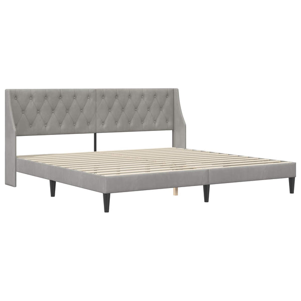 Bettgestell mit Matratze Samt Hellgrau 200x200 cm