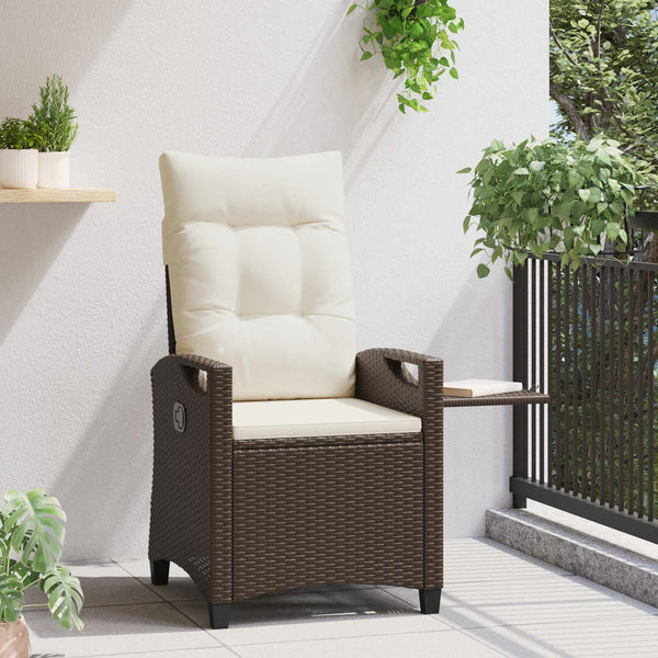 Verstellbarer Gartenstuhl mit Klapptisch