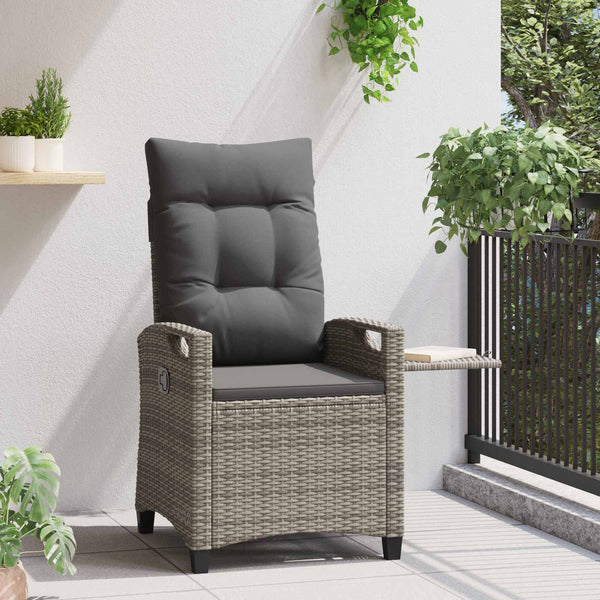 Verstellbarer Gartenstuhl mit Klapptisch